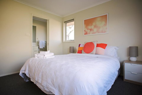 The Holiday Home People - Surfers Gold Coast 14