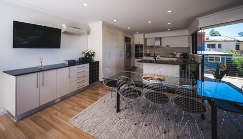 Russell House - Surfers Gold Coast 24