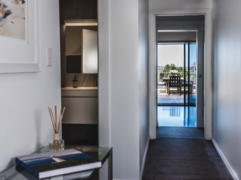 Russell House - Surfers Gold Coast 3