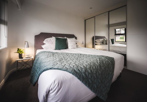 Russell House - Surfers Gold Coast 10