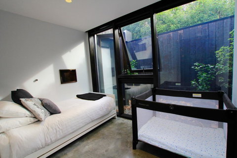 Old Bishop\'s Quarters Heritage, Modern & Unique Accommodation - Surfers Gold Coast 1