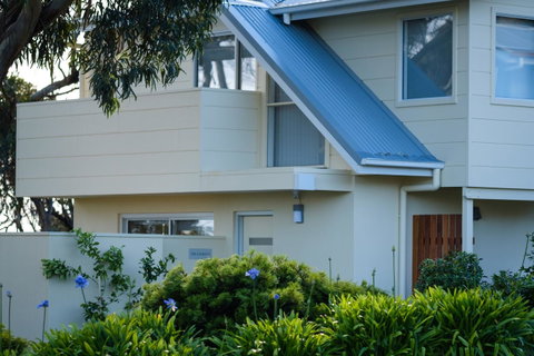 Cod Rock Point - Surfers Gold Coast 1