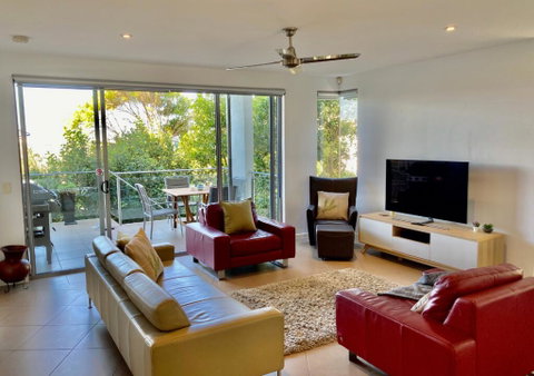 NEW Sunshine Beach Family Escape 3 Bedroom With Free Wifi And Parking - Surfers Gold Coast 3
