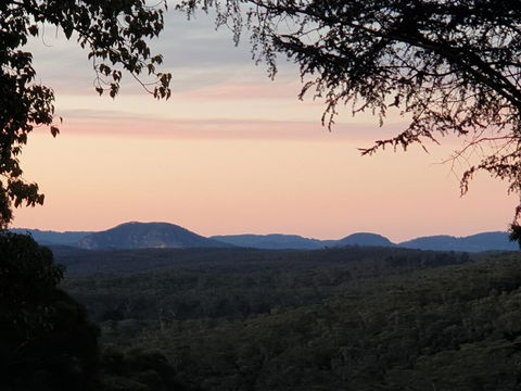 NEW Winston Cottage Leura Views & Location - Surfers Gold Coast 1