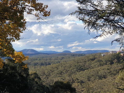 NEW Winston Cottage Leura Views & Location - Surfers Gold Coast 2