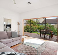 Newcastle Executive Homes - Cooks Hill Cottage - Surfers Gold Coast