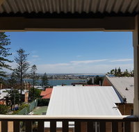 Newcastle Short Stay Apartments - Vista Apartment - Surfers Gold Coast