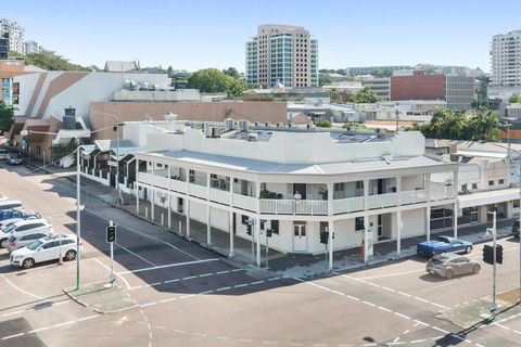 Newmarket Hotel - Surfers Gold Coast 0