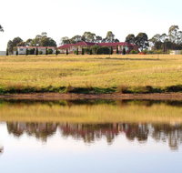 Noble Willow Studio Lovedale. Spacious with views and pool - Surfers Gold Coast
