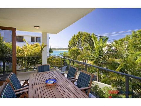 Noosa Dua 1 - Surfers Gold Coast 2