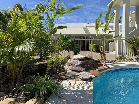 Noosa River Palms - Surfers Gold Coast 0