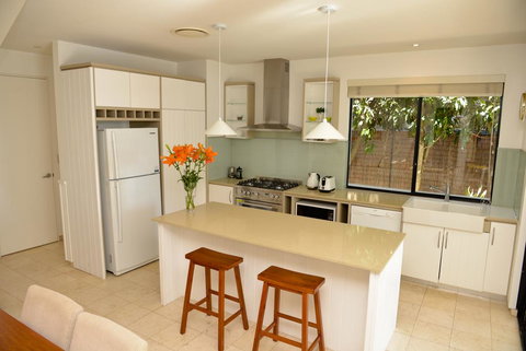 Noosa Water Views - Surfers Gold Coast 3