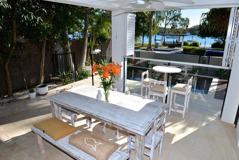 Noosa Water Views - Surfers Gold Coast 1