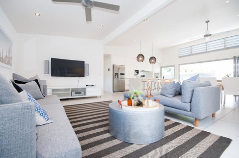 Noosaville Hideaway - Surfers Gold Coast 3