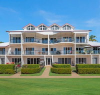 Ocean Breeze Near Parks and Rowes Bay - Surfers Gold Coast