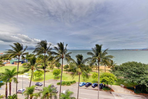 Ocean View Studios 75 The Strand, Free Fast Wifi/Foxtel - Surfers Gold Coast 0