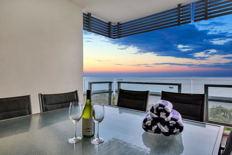 Oceana Darwin Central Oceanfront 3 Bedroom 2 Lounge Room Pool Gym Tennis Court Sleeps 9 - Surfers Gold Coast 0