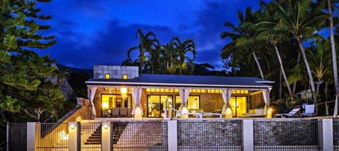 Oceans Edge Beach House At Oak Beach - Surfers Gold Coast 1