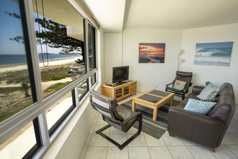 Oceanside Resort - Absolute Beachfront Apartments - Surfers Gold Coast 0