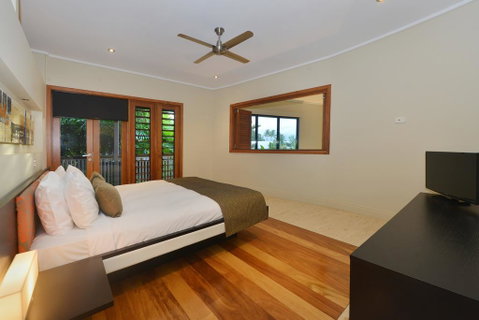 OneLuxe Port Douglas - Surfers Gold Coast 3