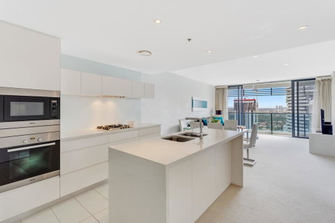 Oracle - 5 Star Luxury - Level 25 - Surfers Gold Coast 0
