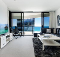 Oracle Sleek  Stylish 2 Bedroom Ocean View - Surfers Gold Coast