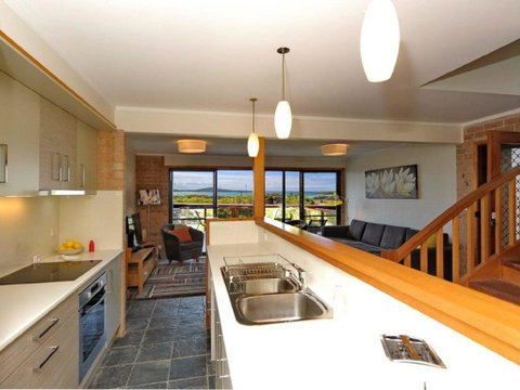 Our Place @ Fingal Bay - Surfers Gold Coast 2