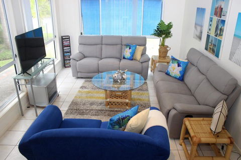 PACIFIC PALMS - Surfers Gold Coast 3