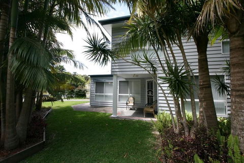 PACIFIC PALMS - Surfers Gold Coast 2