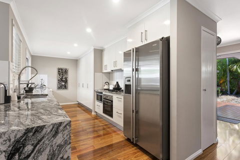 Pandanus Holiday Home - Surfers Gold Coast 3