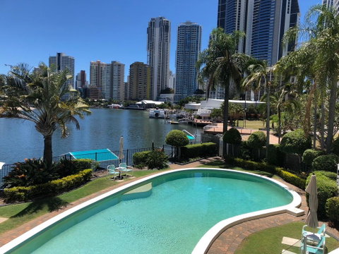 Panorama Tower Riverfront Apartments - Surfers Gold Coast 2