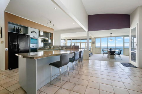 PANORAMA VIEWS - Spectacular Ocean Views - Surfers Gold Coast 2