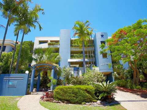 Panoramic Ocean Views Of Sunshine Beach Unit 5 Vista Pacific 12 Bryan Street - Surfers Gold Coast 1