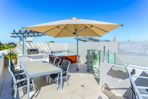 Panoramic River And Ocean Views, Noosaville - Surfers Gold Coast 3