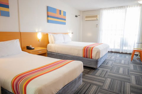 Paradise Resort Gold Coast - Surfers Gold Coast 1