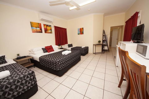 Parkside Motel & Licensed Restaurant - Surfers Gold Coast 1