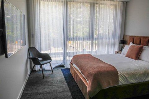 Pasadena Sydney - Surfers Gold Coast 1