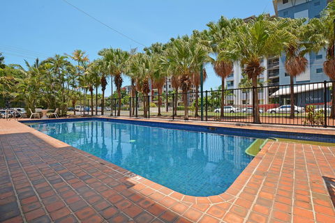 Peninsular Apartments - Surfers Gold Coast 1