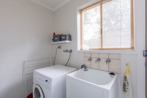 PERFECT ON PYMBLE AVE - Surfers Gold Coast 2
