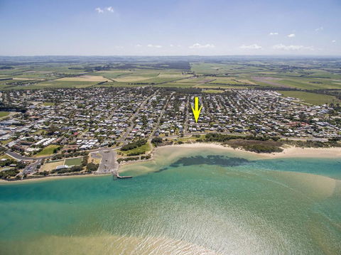PERFECT ON PYMBLE AVE - Surfers Gold Coast 3