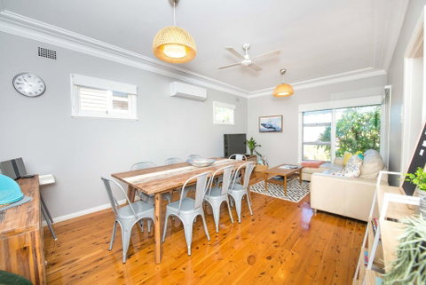 Pet Friendly 5 Victor Parade - Surfers Gold Coast 2
