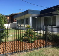 Pet Friendly home walking distance to Surf Beach - North St Woorim