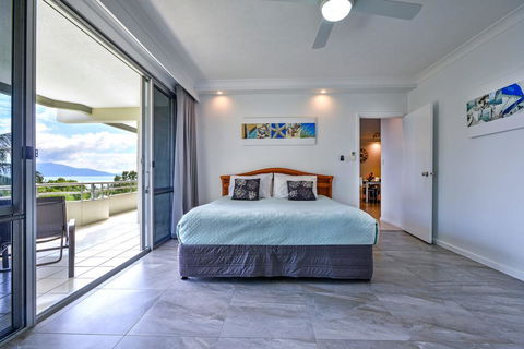 POINCIANA 101 HAMILTON ISLAND CENTRALLY LOCATED 3 BEDROOM, Plus BUGGY!! - Surfers Gold Coast 0
