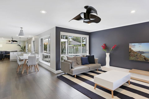 Poolside Noosa Oasis - Pet Friendly - Surfers Gold Coast 2