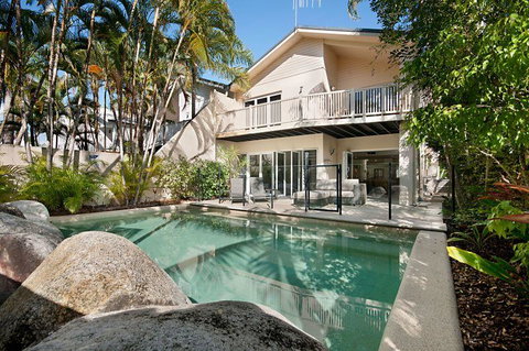 Port Douglas Condo - Surfers Gold Coast 0