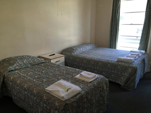 Port Macquarie Hotel - Surfers Gold Coast 1