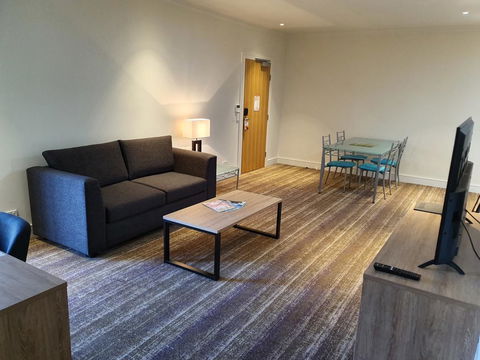 Porter's Plainland Hotel - Surfers Gold Coast 2