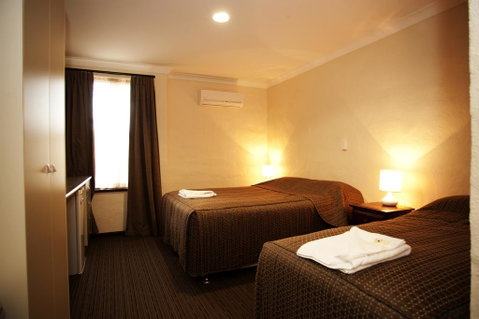 Prince Of Wales Hotel, Bunbury - Surfers Gold Coast 3