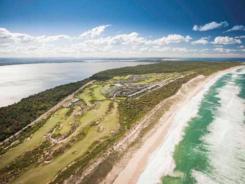 Pullman Magenta Shores Resort - Surfers Gold Coast 0