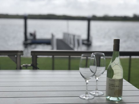 Quiet River Front Escape Walk To Ocean Street & Shops - Surfers Gold Coast 0